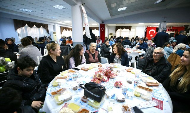 Karşıyakalılar iftar sofrasında buluştu