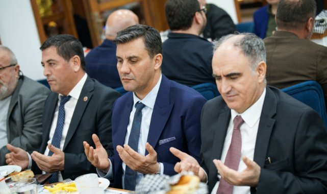 Manisa Büyükşehir Belediyesi Meclis Üyeleri İftar Sofrasında Buluştu