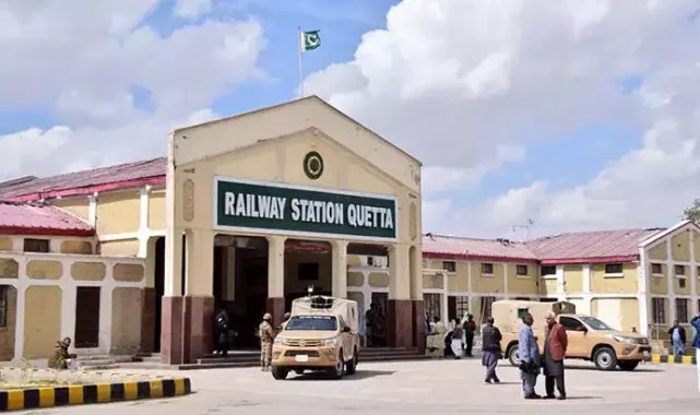 Pakistan'da tren saldırısına yönelik operasyon sona erdi