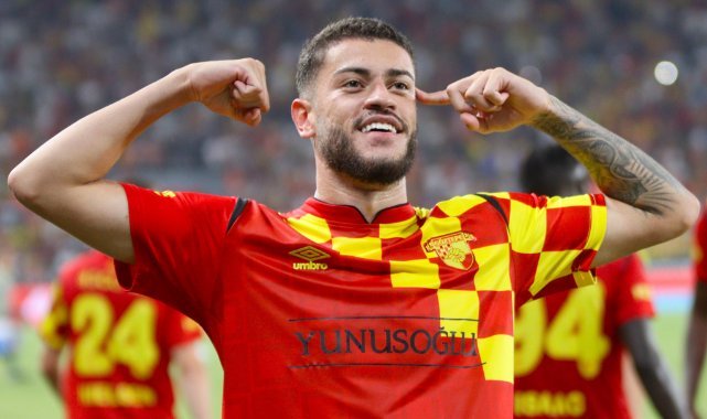Romulo’nun kafasını Feyenoord karıştırdı