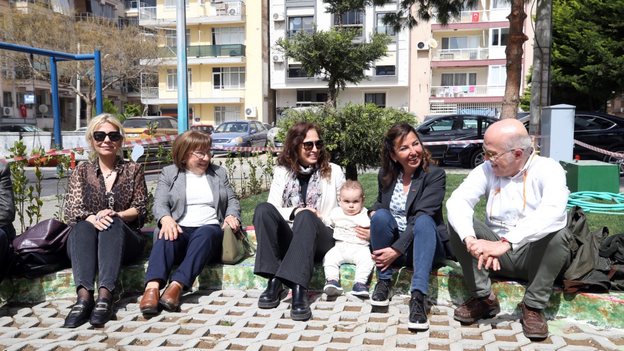 Karşıyaka’nın parkları yenileniyor