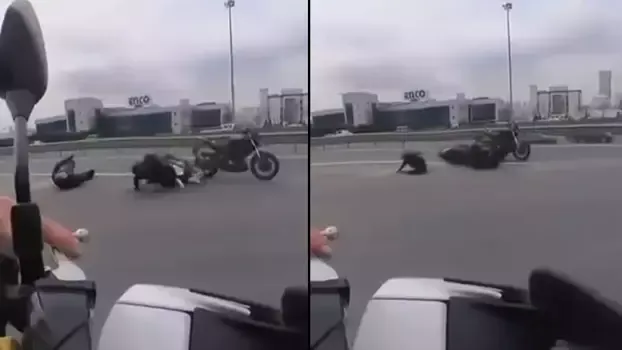 Bahçelievler'de denetimden kaçan motosikletli başka bir motosiklete çarptı