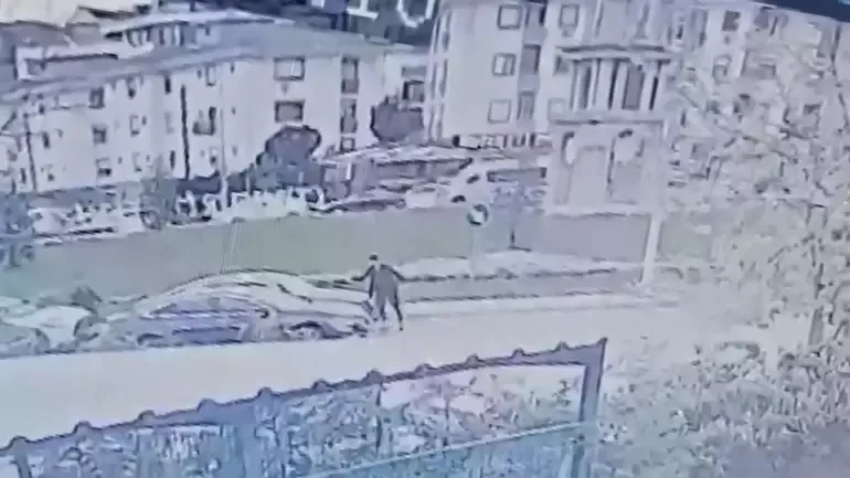 Sancaktepe’de trafikte tartıştığı sürücüye ateş açıp kaçtı