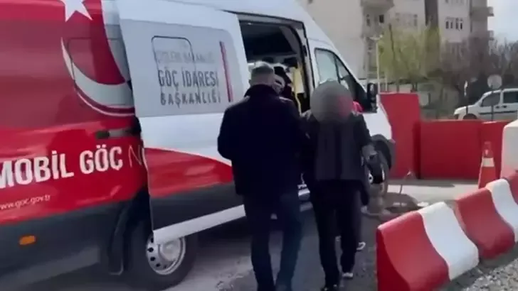 Bakan Yerlikaya: 120 göçmen kaçakçılığı organizatörü ve 519 düzensiz göçmen yakalandı