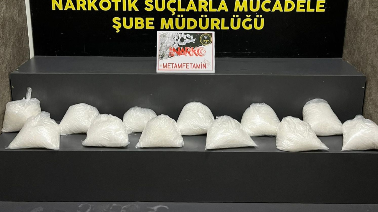 Torbalı'da polisin durdurduğu araçtan metamfetamin çıktı