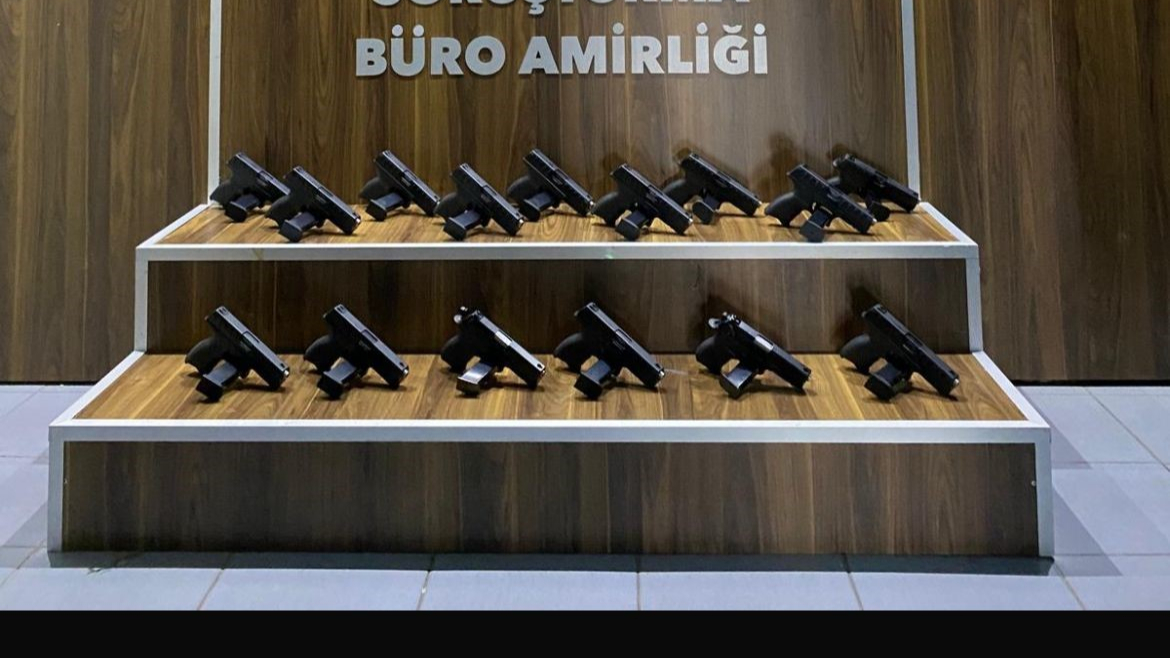 İzmir polisinden silah tacirine şok baskın