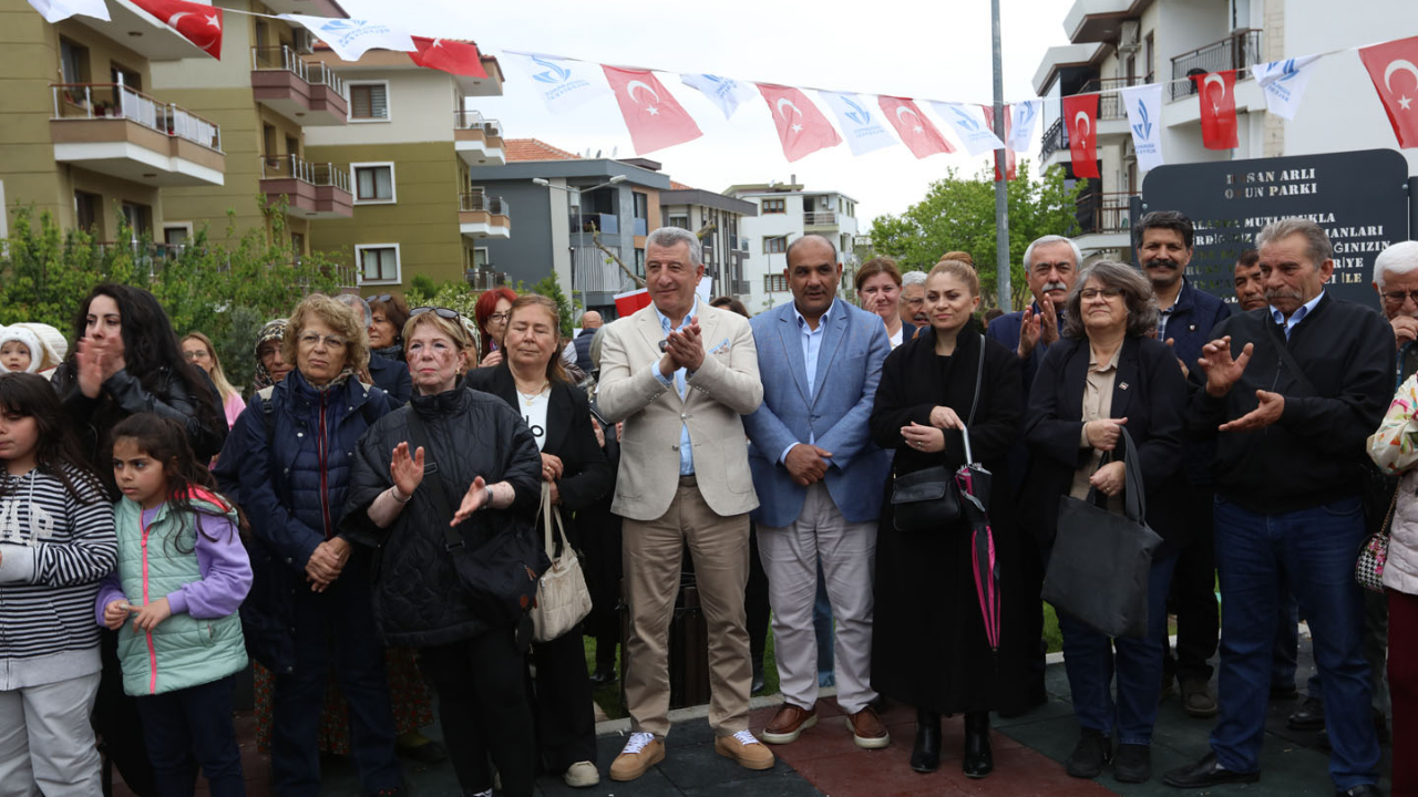 Güzelbahçe’de Oyun Parkı ve Sevgi Yolu Hizmete Açıldı