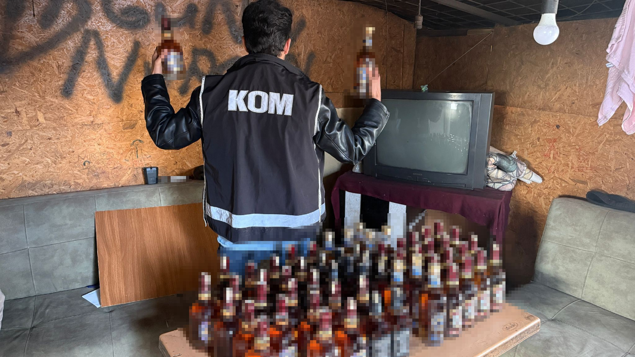 İzmir'de 6 buçuk milyon değerinde kaçak ürün ele geçirildi