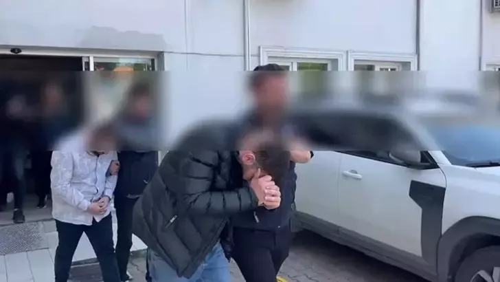Engelli kişinin banka hesabına erişerek 500 bin lira dolandıran 4 kişi tutuklandı