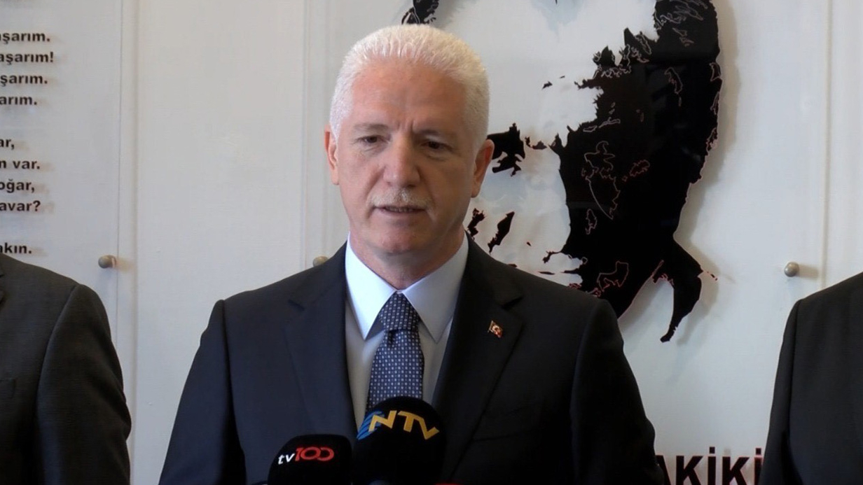 İstanbul Valisi Gül: "Okullarımızın hiçbirinde depremden dolayı hasar olmadığı tespit edildi"