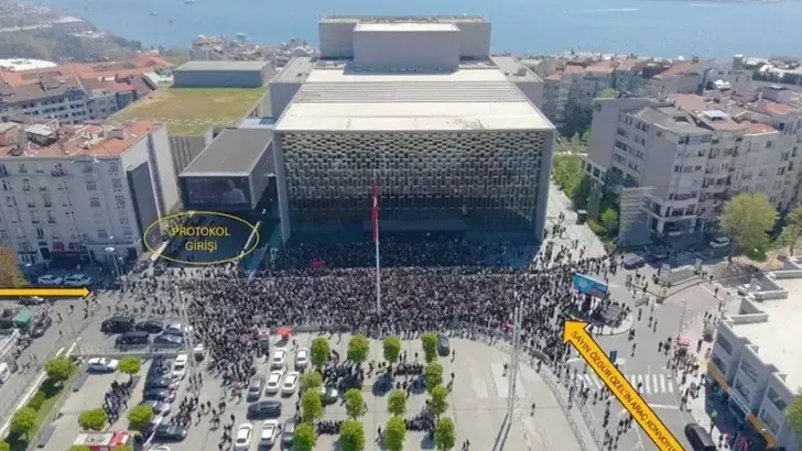 İstanbul Valiliği'nden, 'Özgür Özel'in makam aracı otoparka alınmadı' iddiası hakkında açıklama