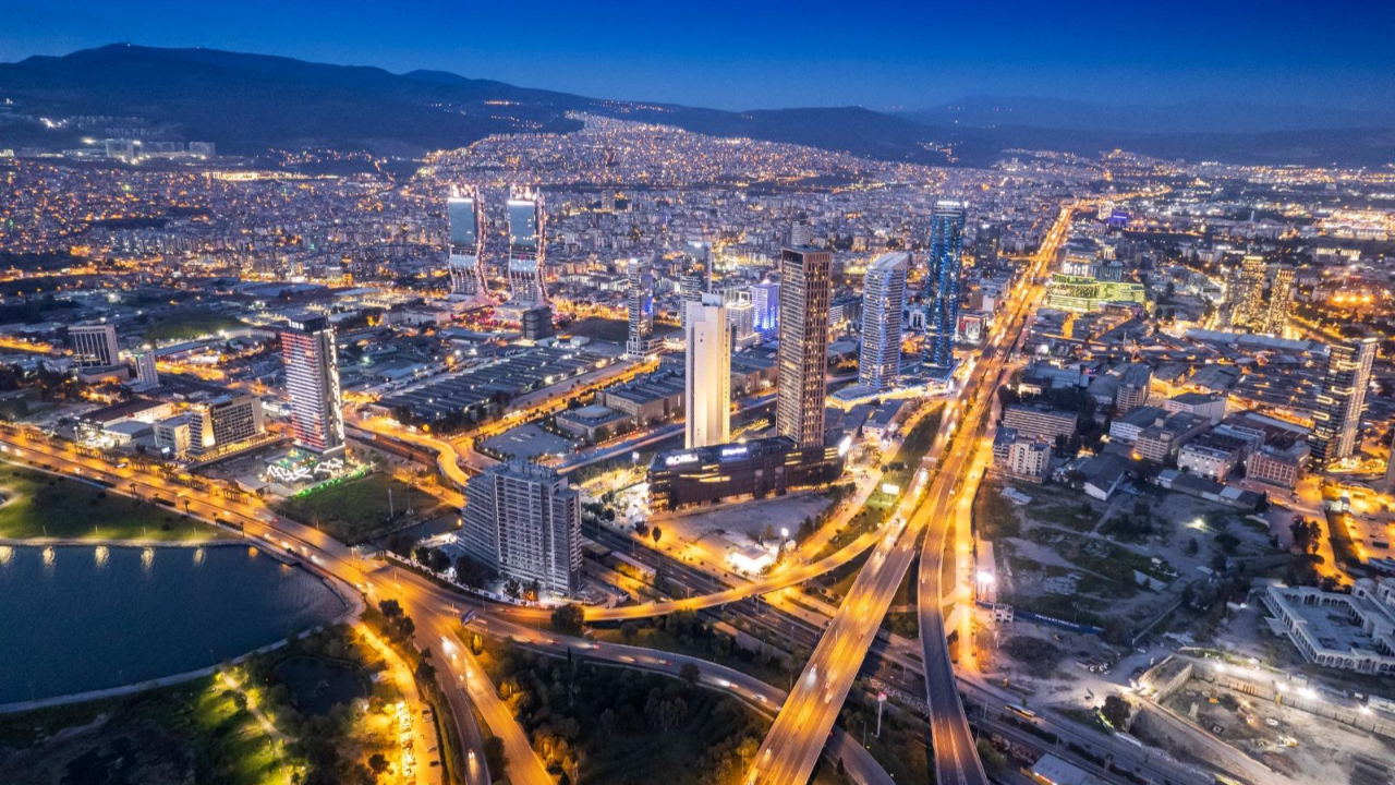 İzmir’in dijital ikizi geliyor