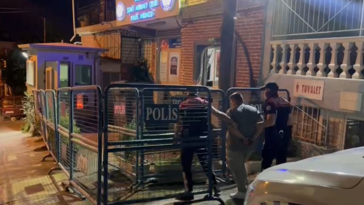 Firari zehir taciri, Yunuslar'a yakalandı