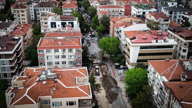 İstanbul’da İSKİ yolu kapattı vatandaş çileden çıktı