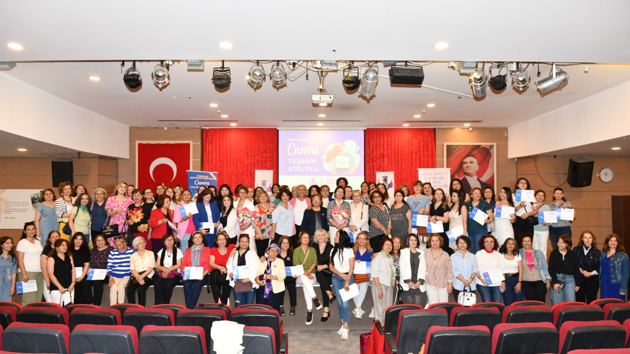 Kadınlar dijital dünyada parlıyor: 159 kadın sertifikalarını aldı