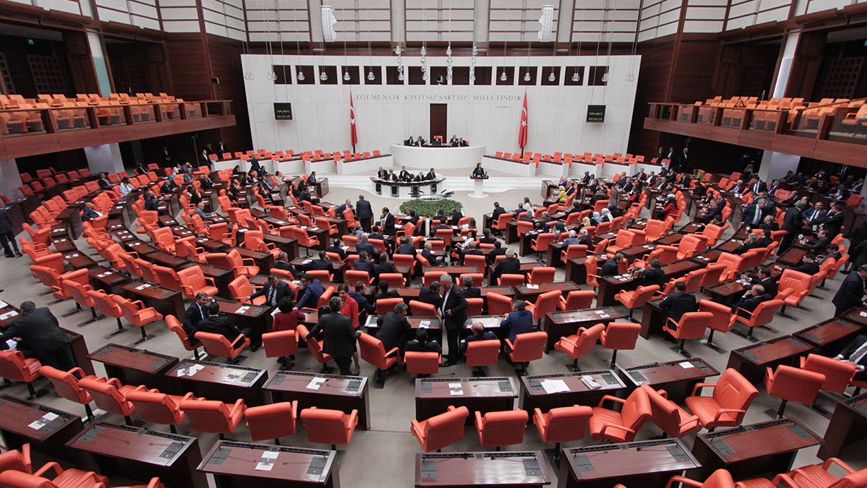 AK Parti 35 maddelik kanun teklifini TBMM Başkanlığı’na sundu