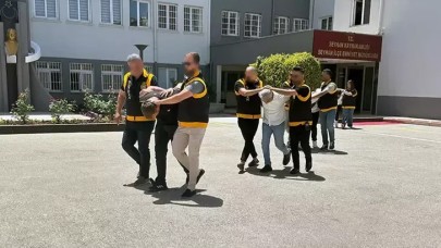 Kıskançlık nedeniyle eski sevgilisinin kovulmasını istediği kafeyi kurşunlattı