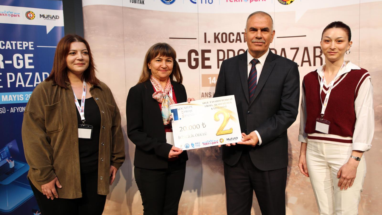 Egeli bilim ekibi  ‘I. Kocatepe Ar-Ge Proje Pazarı’ndan ödülle döndü
