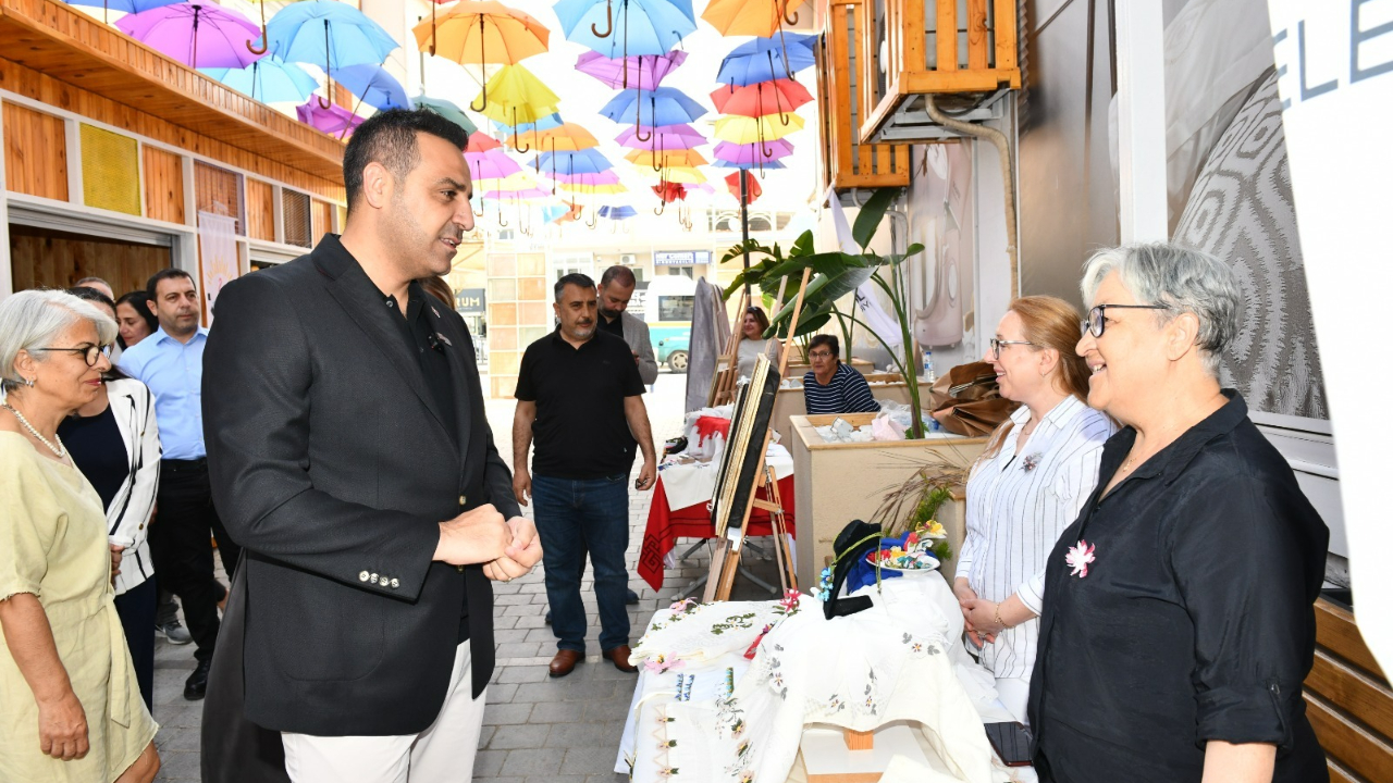 Çiğli’de yıl sonu sergisi kapılarını açtı