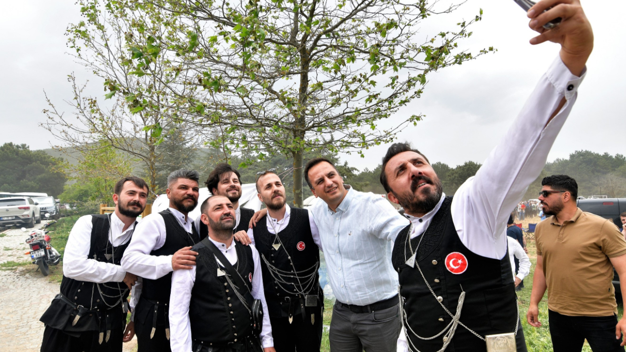 Başkan Eşki Karadeniz rüzgarına eşlik etti