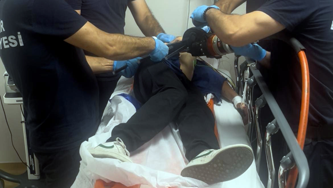 İzmir İtfaiyesi’nden hayat kurtaran operasyon