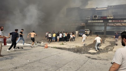 Buca Otokent'e sıçrayan orman yangında 25 araç kül oldu