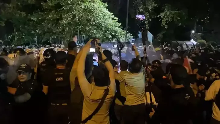 Saraçhane'de polise yabancı madde atan göstericiler gözaltına alındı