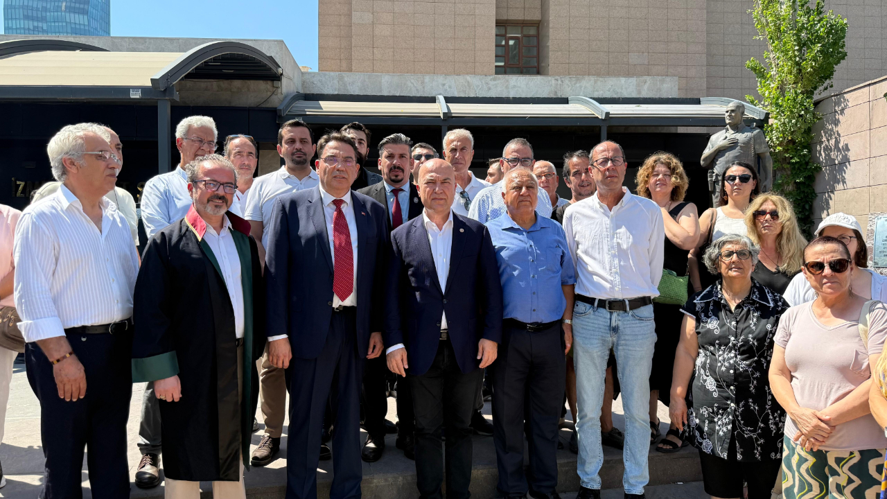 Yankı Bağcıoğlu beş teğmene destek verdiği için İzmir’de hakim karşısındaydı