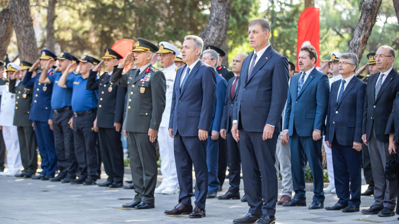 Başkan Tugay 15 Temmuz şehitlerini andı