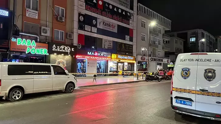 Kimliğini göstermek istemedi, bekçiyi göğsünden bıçakladı