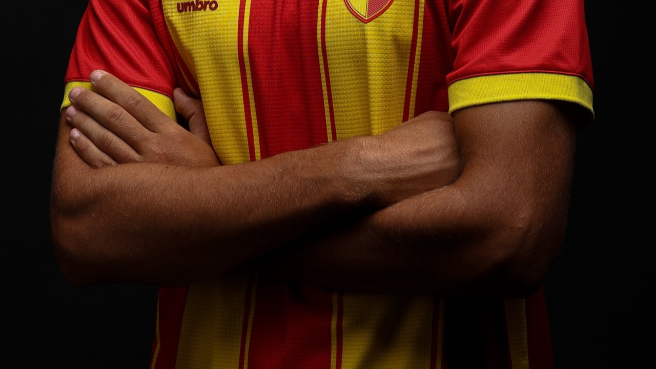 Göztepe, yeni sezon formalarını tanıttı