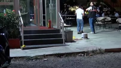 Bağcılar'da kafeye silahlı saldırı: 3 kişi yaralandı
