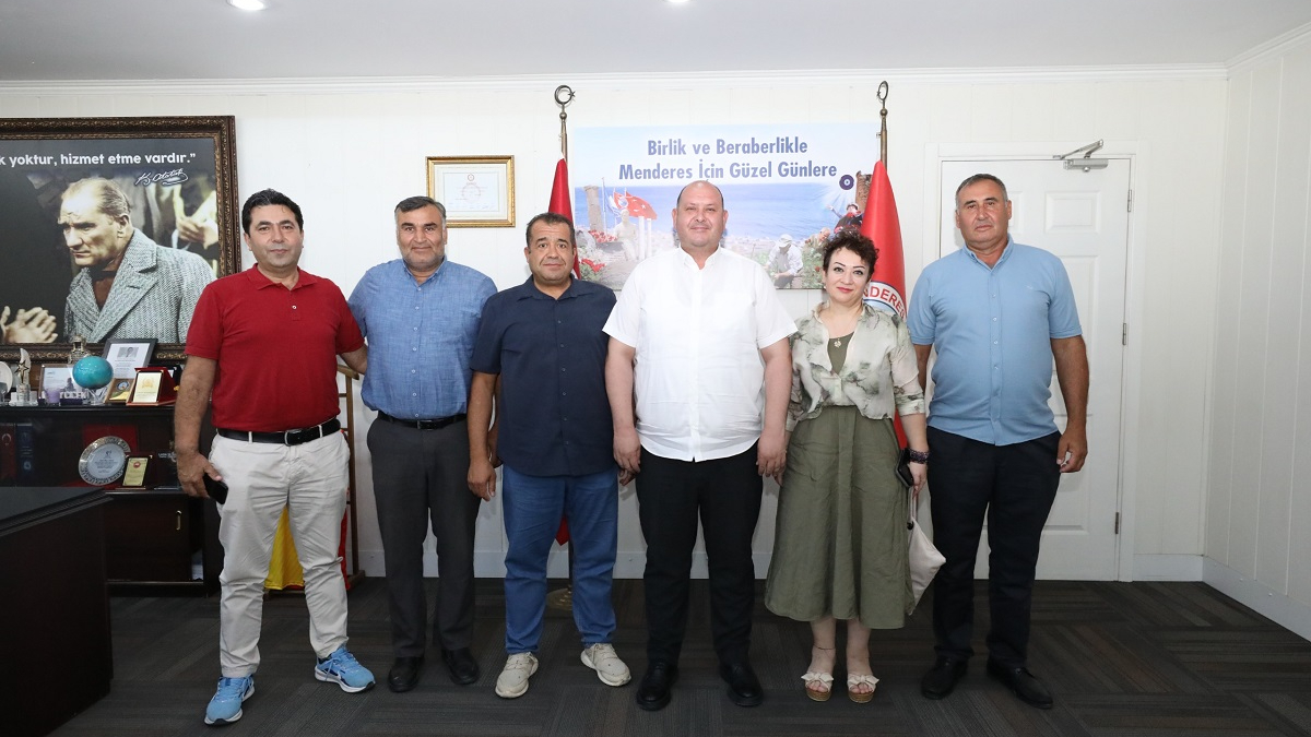 Başkan Çiçek, Muhtarlar Derneği’ni Ağırladı