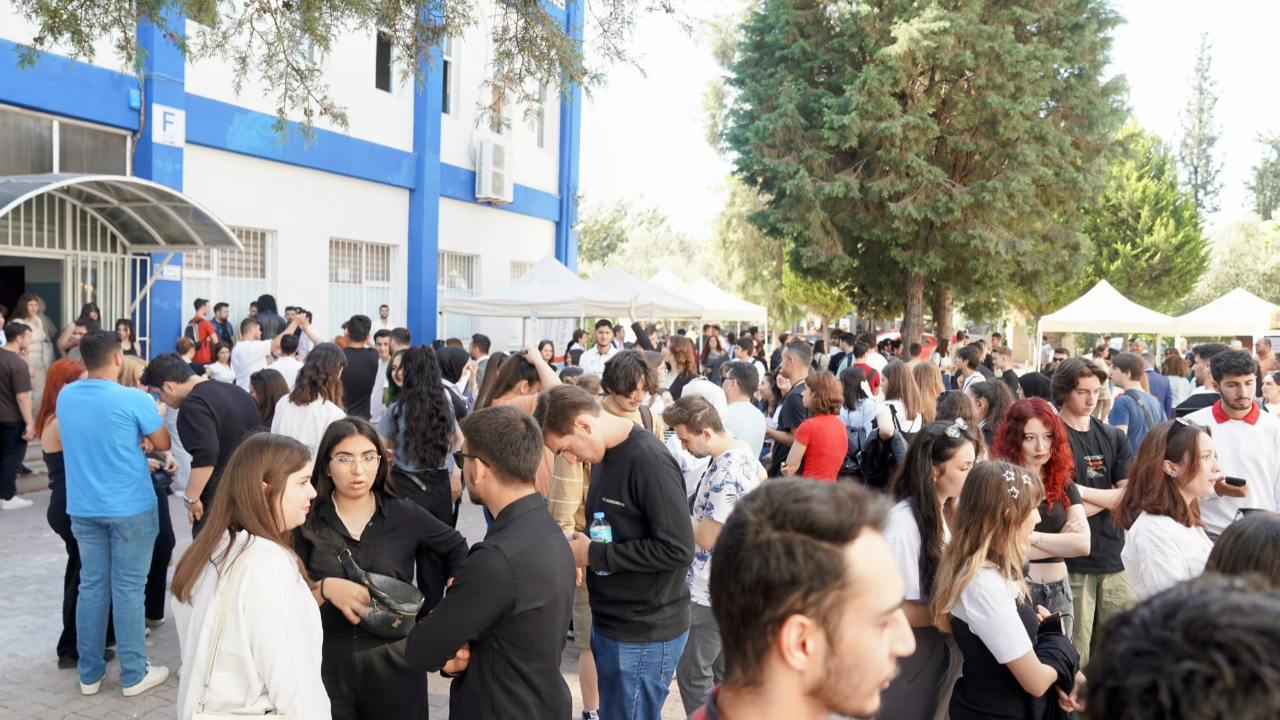 Ege Meslek Yüksekokulu geniş program yelpazesiyle yeni öğrencilerini bekliyor