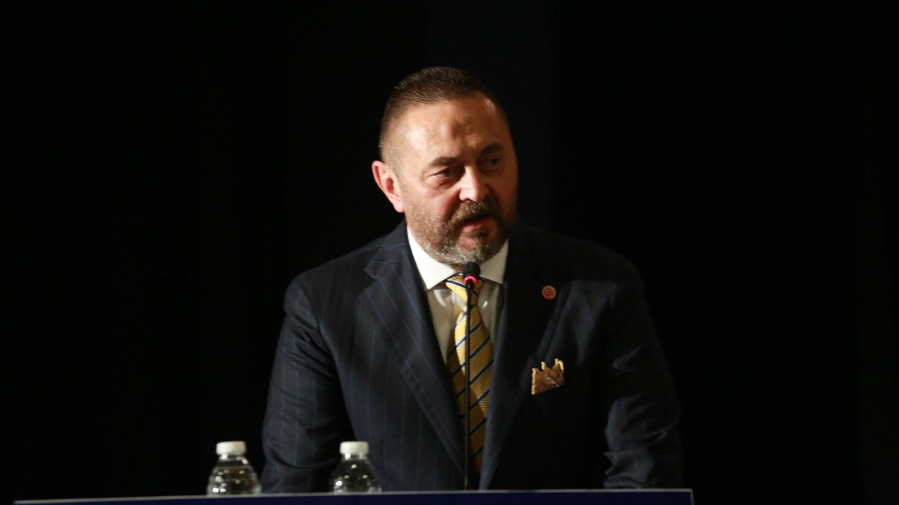 AK Partili Ünal: "Belediyeyi yönetemeyenler, Karşıyaka’yı da tüketiyor"