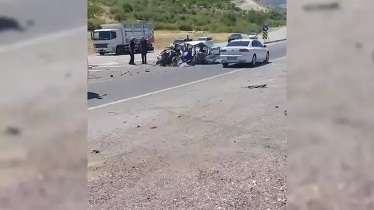 Malatya'da kamyon ile otomobil çarpıştı: 1 ölü, 2 yaralı