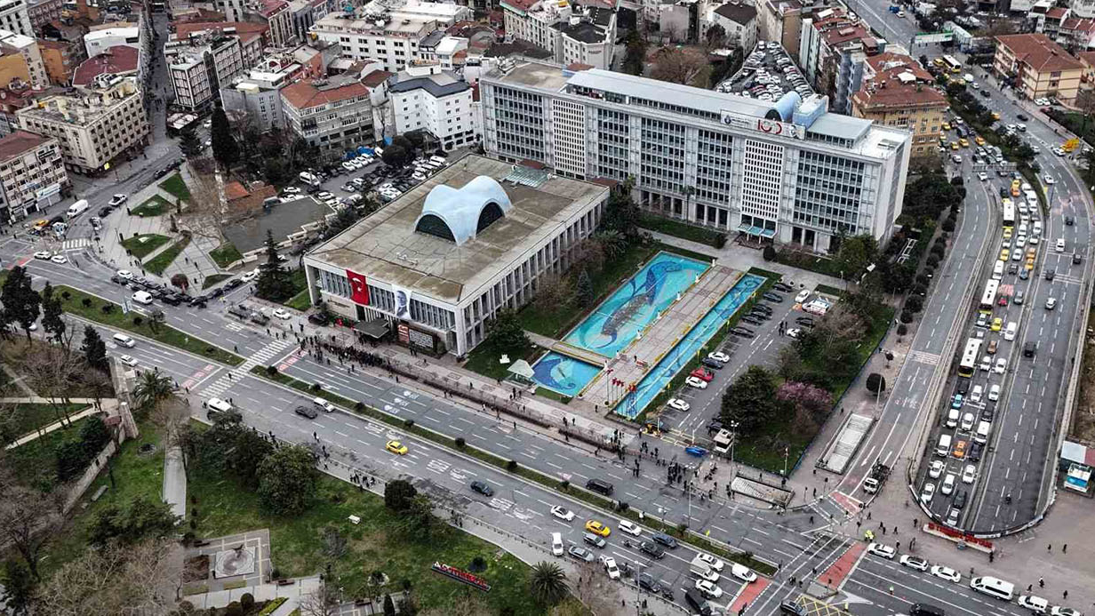 İBB’ye yönelik yolsuzluk soruşturmasında 14 şüpheli hakkında gözaltı kararı
