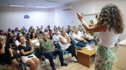 Konak İleri Yaş Merkezi’nde kuşaklararası iletişim semineri
