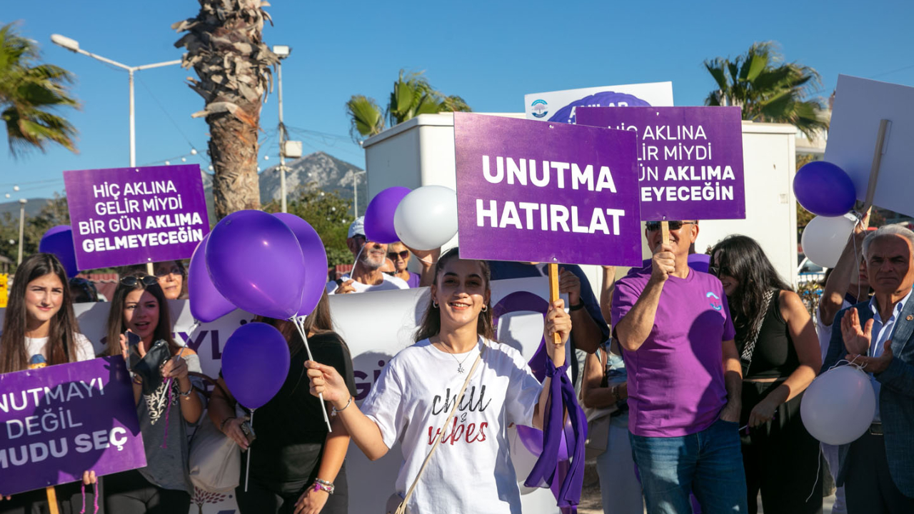 Güzelbahçe’de Dünya Alzheimer Günü Yürüyüşü
