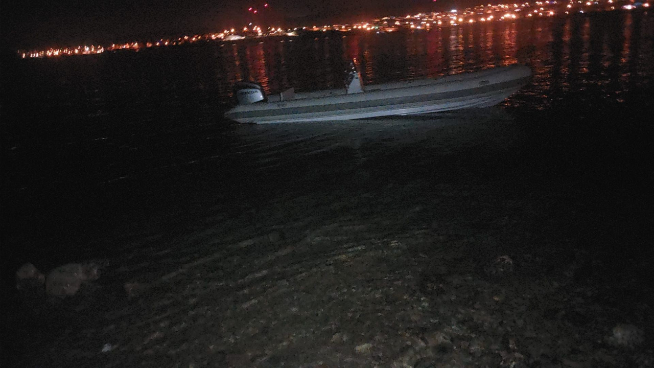 Çeşme’de 32 kaçak göçmen sahilde yakalandı