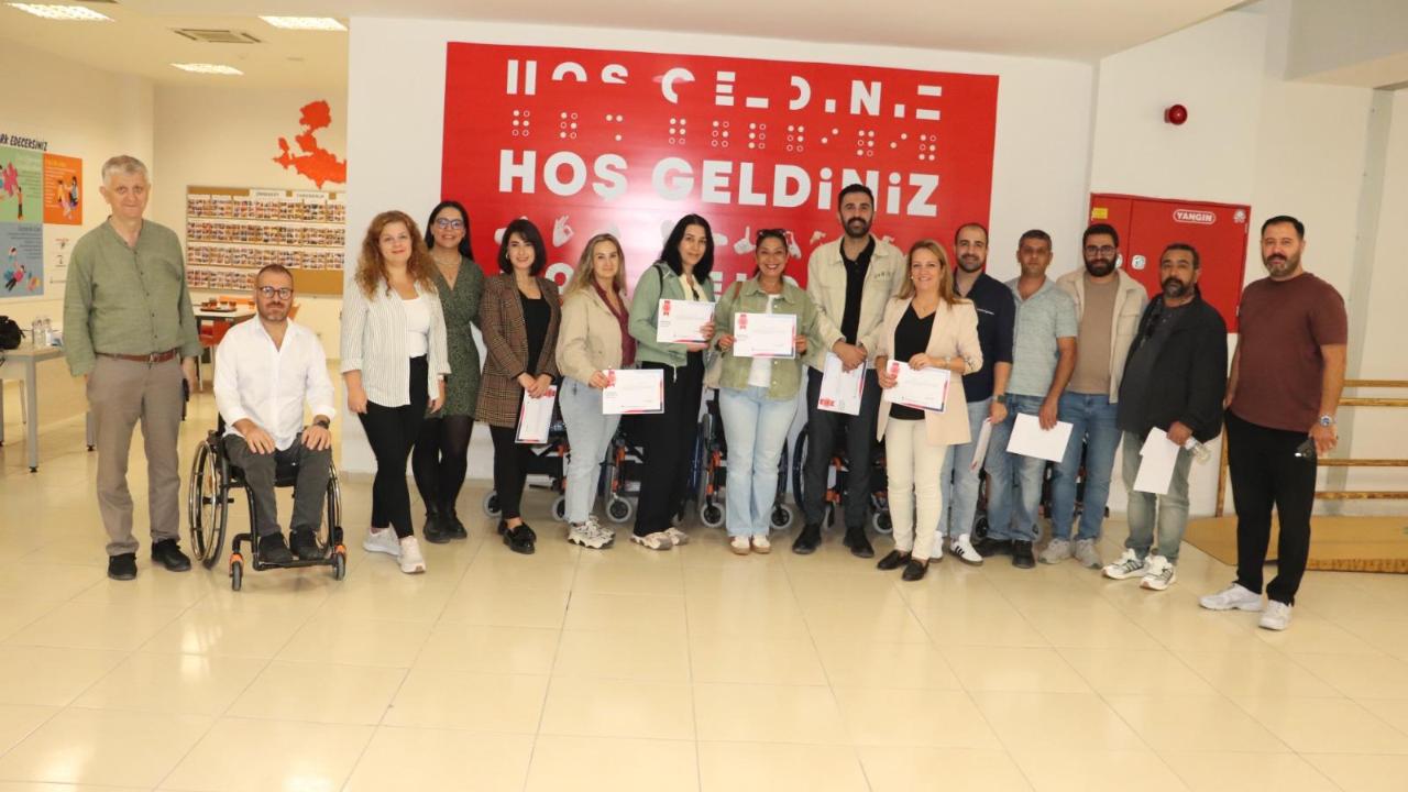 Buca Belediyesi personeline “empati” eğitimi