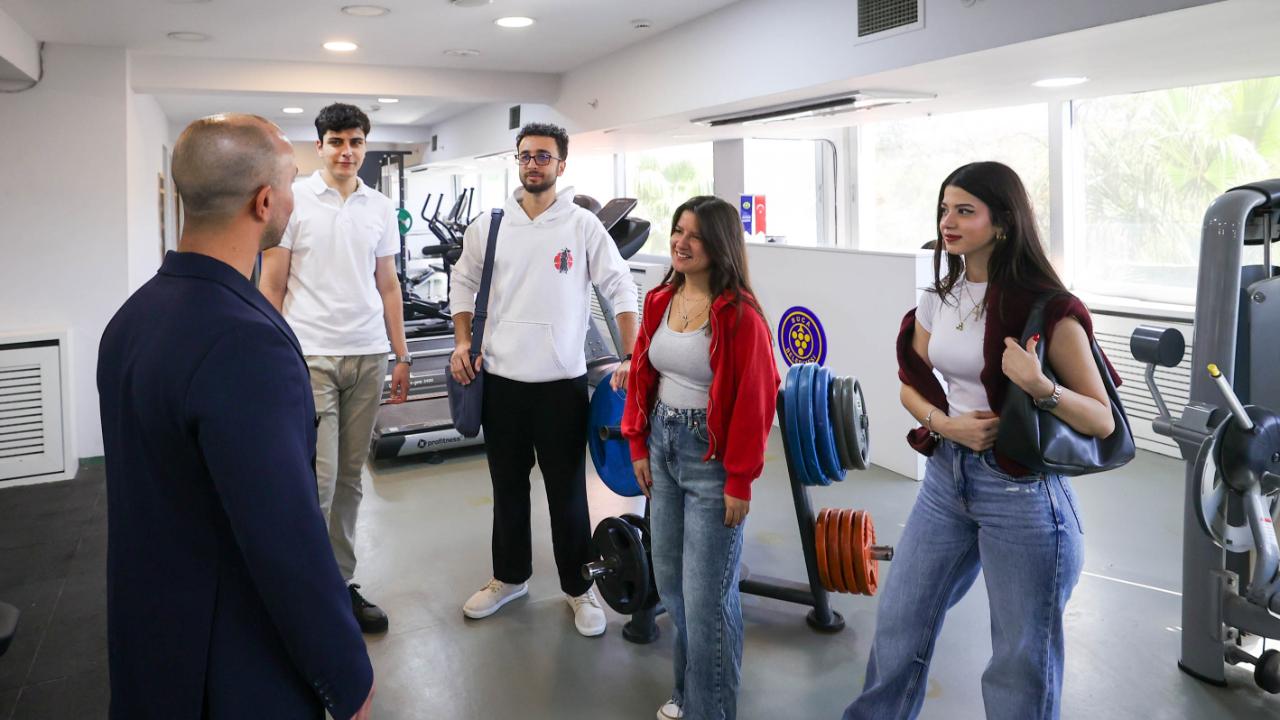 Buca’da sosyal belediyeciliğin kalbi Gençlik Merkezleri’nde atıyor