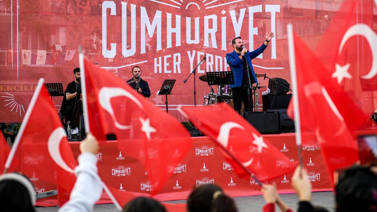 İzmir, Cumhuriyet coşkusuna hazır
