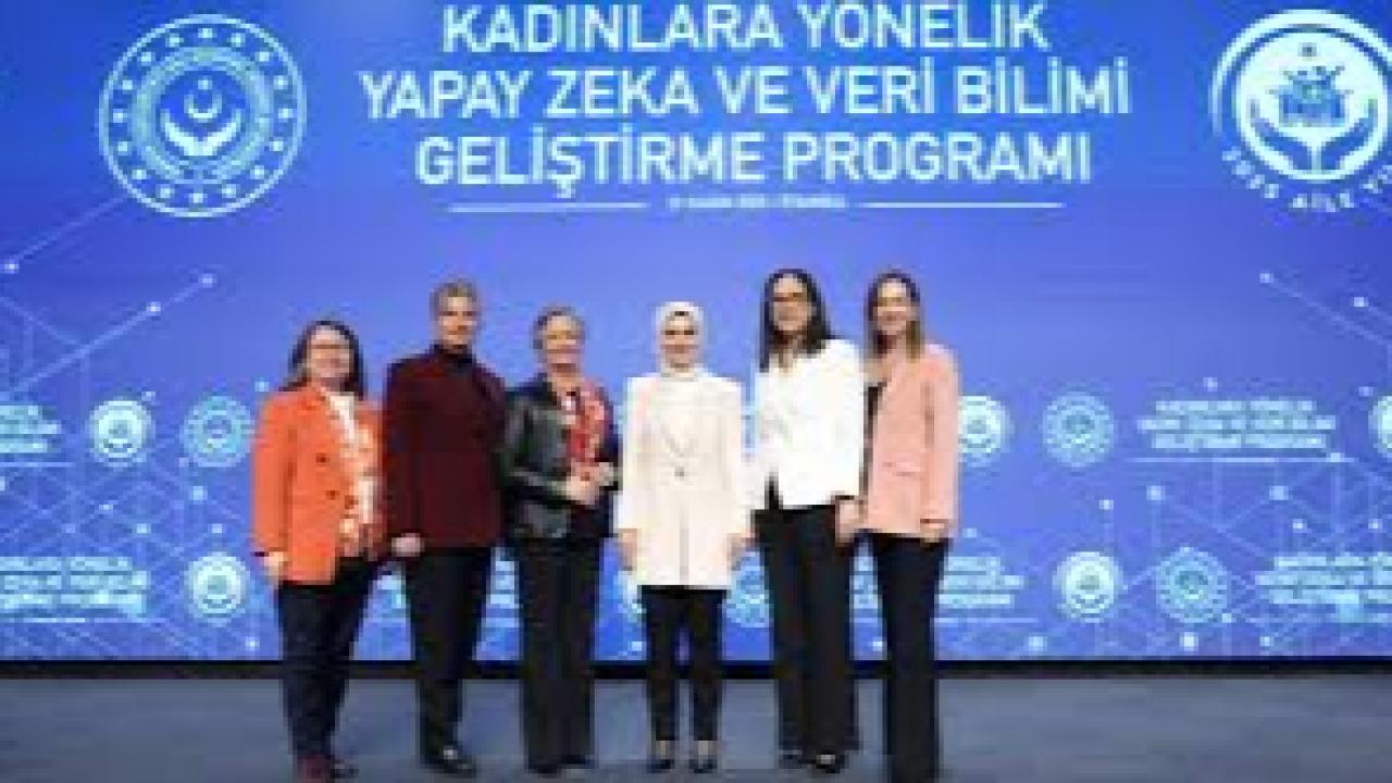 Bakan Göktaş, Kadınlara Yönelik Yapay Zeka ve Veri Bilimi Geliştirme Programı'nda konuştu