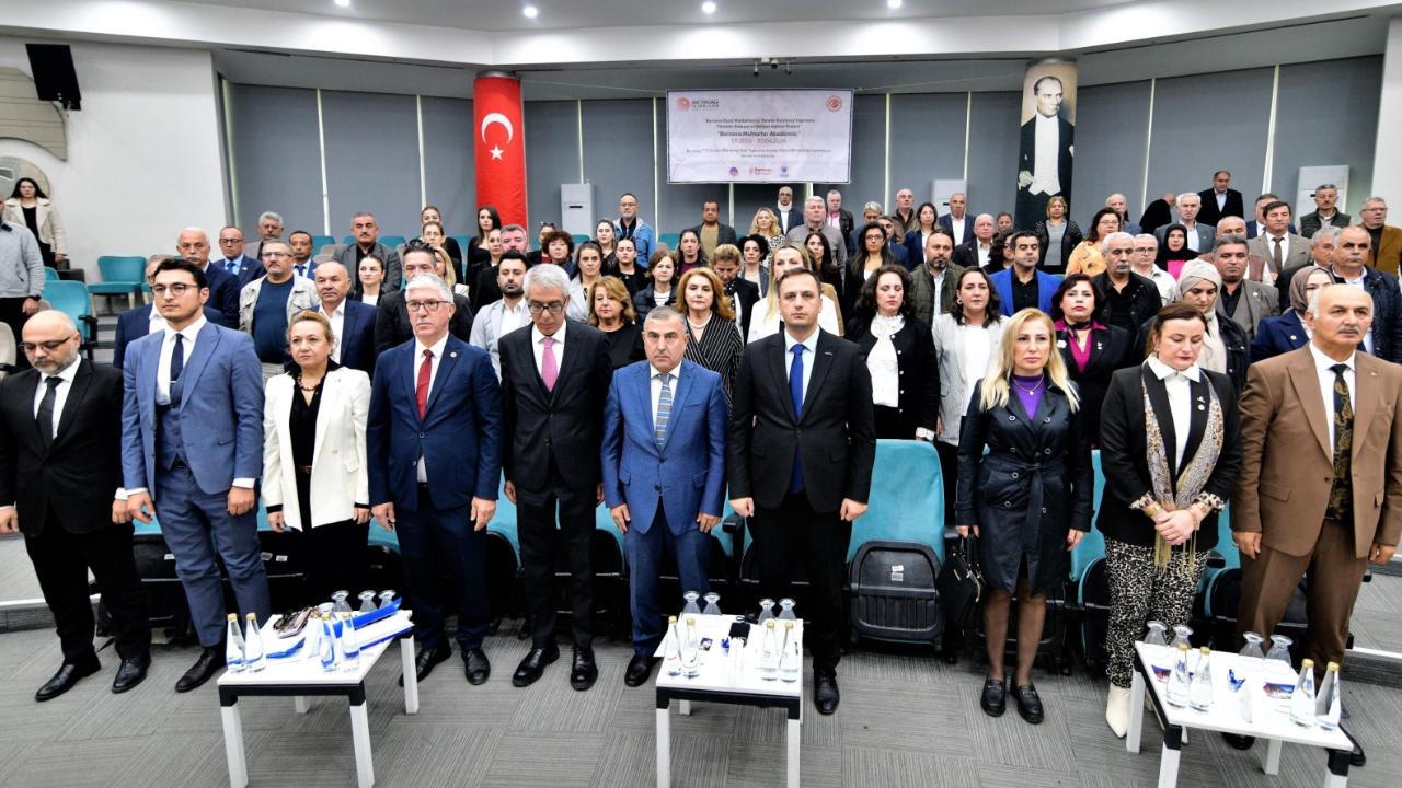 Bornova’da Muhtarlar Akademisi başladı