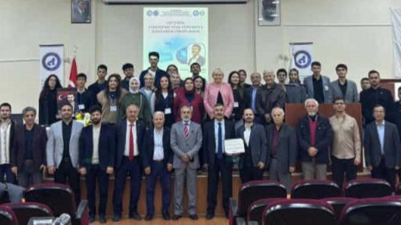 Ege Ünv.'de "FETÖ'nün Türkiye'nin Türk dünyasıyla ilişkilerine verdiği hasar" konferansı verildi