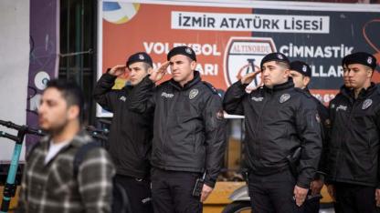 İzmir Ata’sını unutmadı