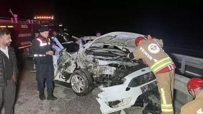 Manisa'da otomobil kamyona arkadan çarptı