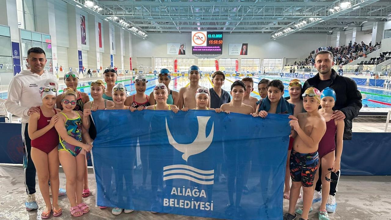 Aliağalı yüzücüler zirveye kulaç attı