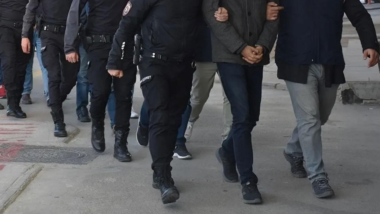 İzmir'de silahlı suç örgütüne şafak operasyonu